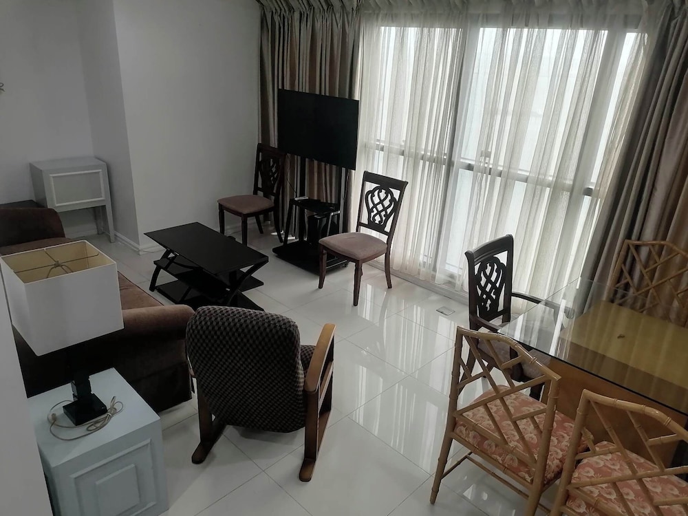 Roxas Blvd Ermita Studio US Embassy Mla view 5