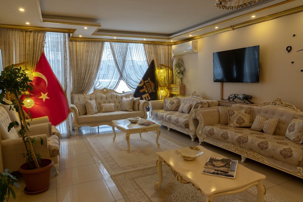 Loss Hotel - Image 27