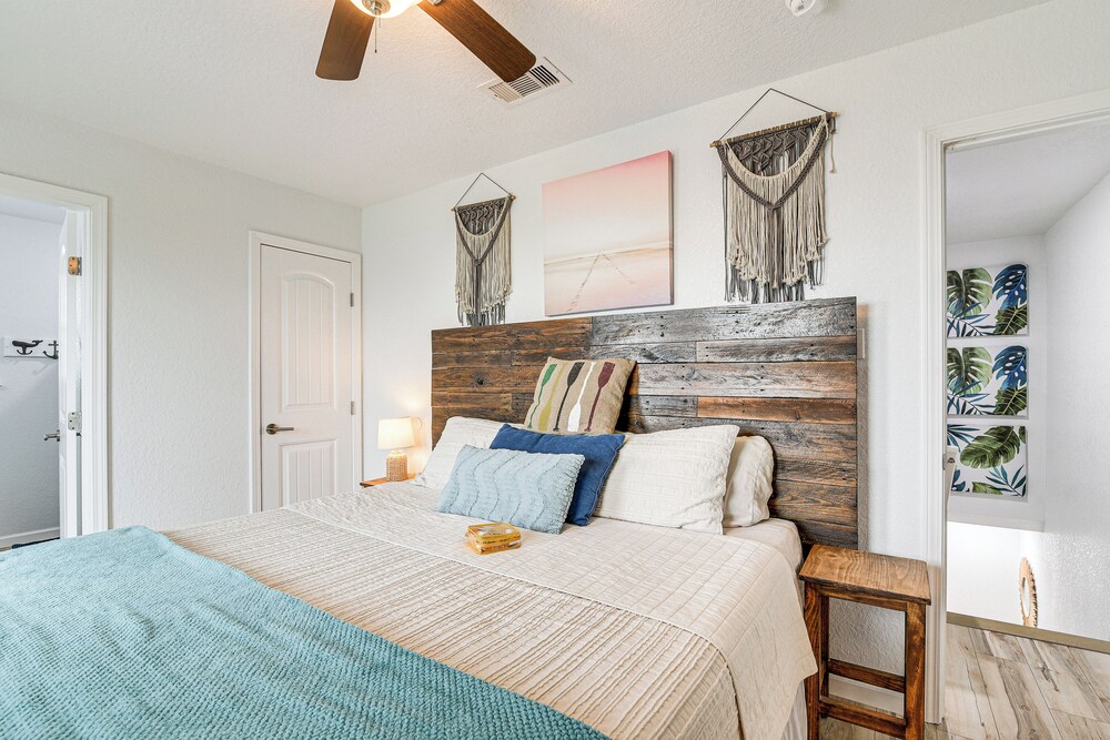 Serene Surfside Beach Retreat w/ Ocean Views! view 2