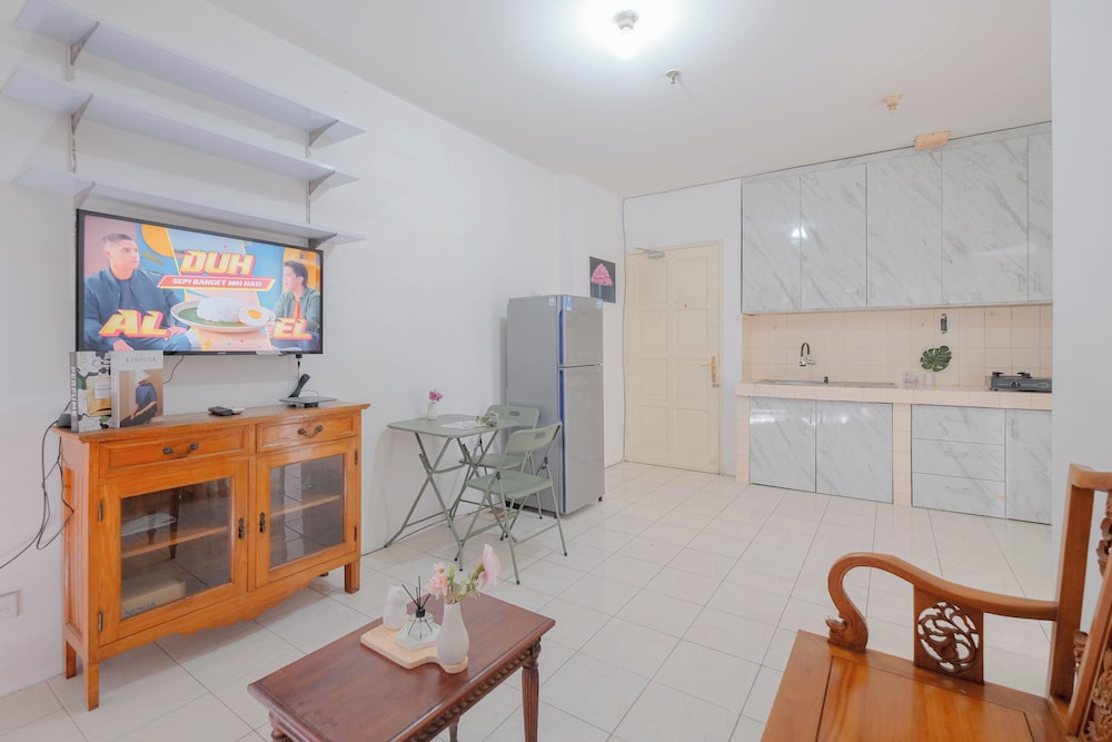 Homey And Simply Look 1Br Puri Garden Apartment