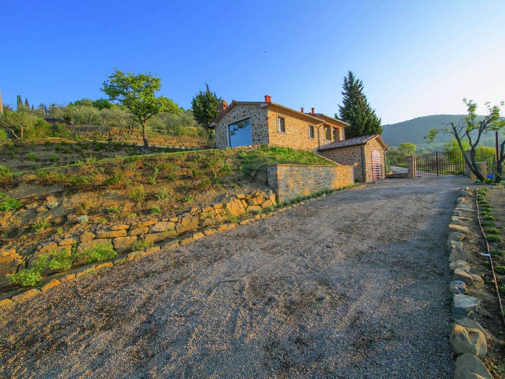Villa in Mammi With Pool Near Florence view 3
