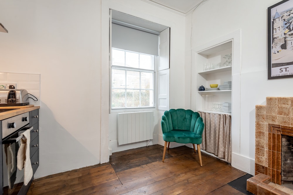 The Doctors Hoose Street Parking view 5