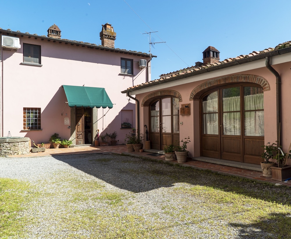 Country Historical House Lucca