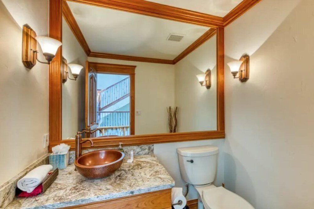 Breckenridge 5 Bedroom Luxury Home w/ Hot Tub & Views!