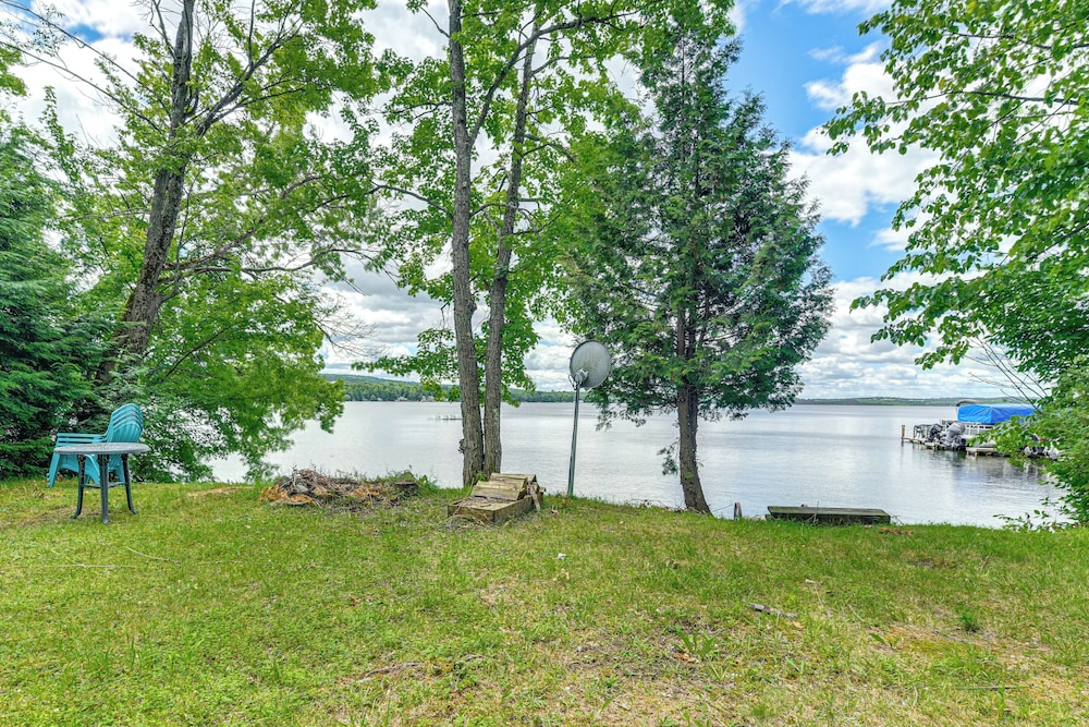 Glamping Getaway at Lake Carmi Cabin!