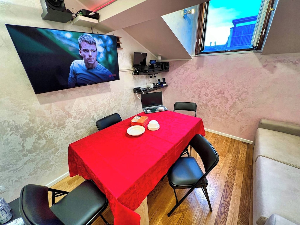 Chic & Green Penthouse - Domotic Comfort in Milans Trendy Nightlife District