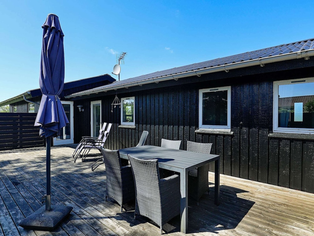 6 Person Holiday Home in Hirtshals-by Traum