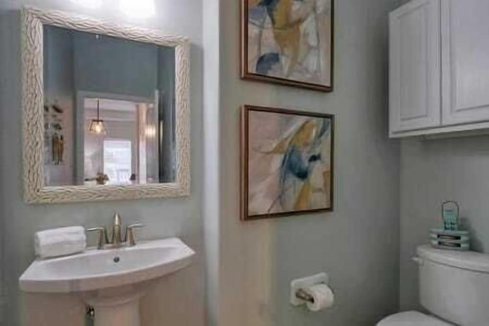 Sleeps 23, 2 Beachside Homes Resort Pool, Walk to the Beach, Balcony + Yard