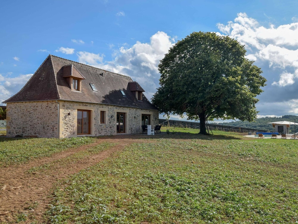 Stylish Villa on Historic Estate photo 3
