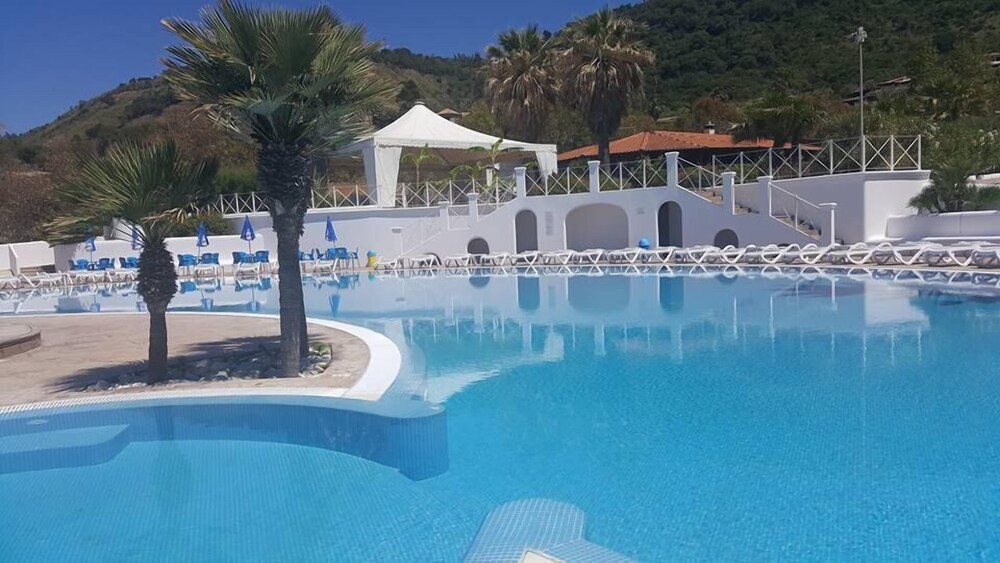 Cala Petrosa Resort photo 2