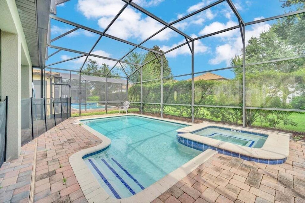 Incredible Pool Spa & Game Room Private Home! 6 Bedroom Villa