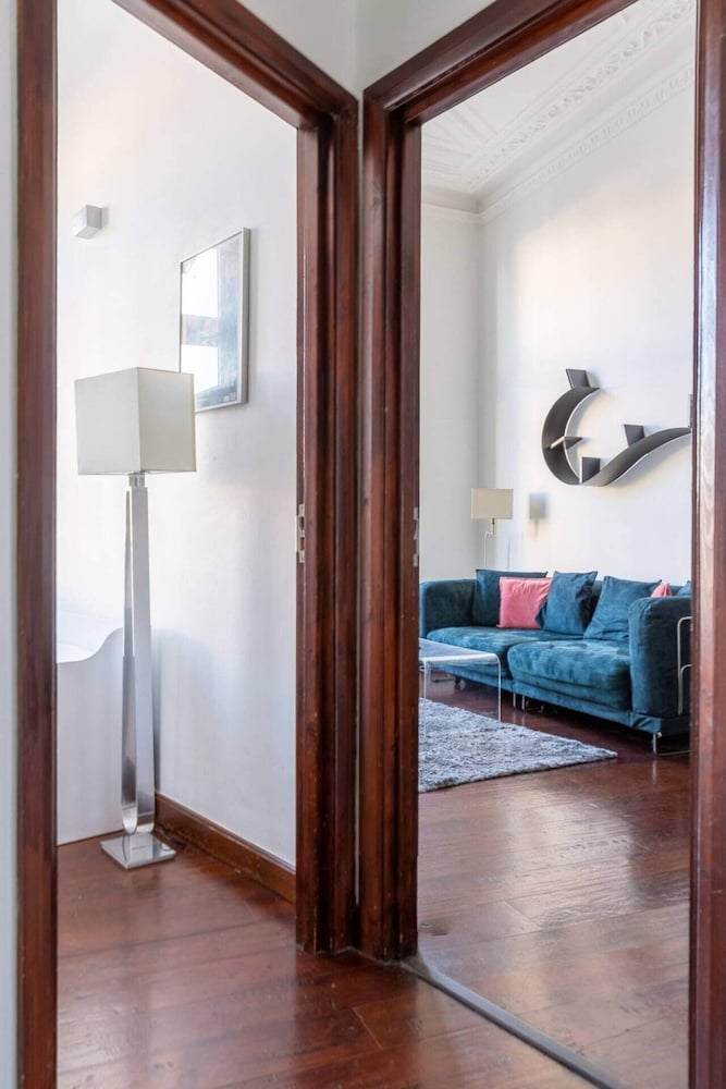 Central 2 Bedroom Flat - Opposite South Kensington Tube