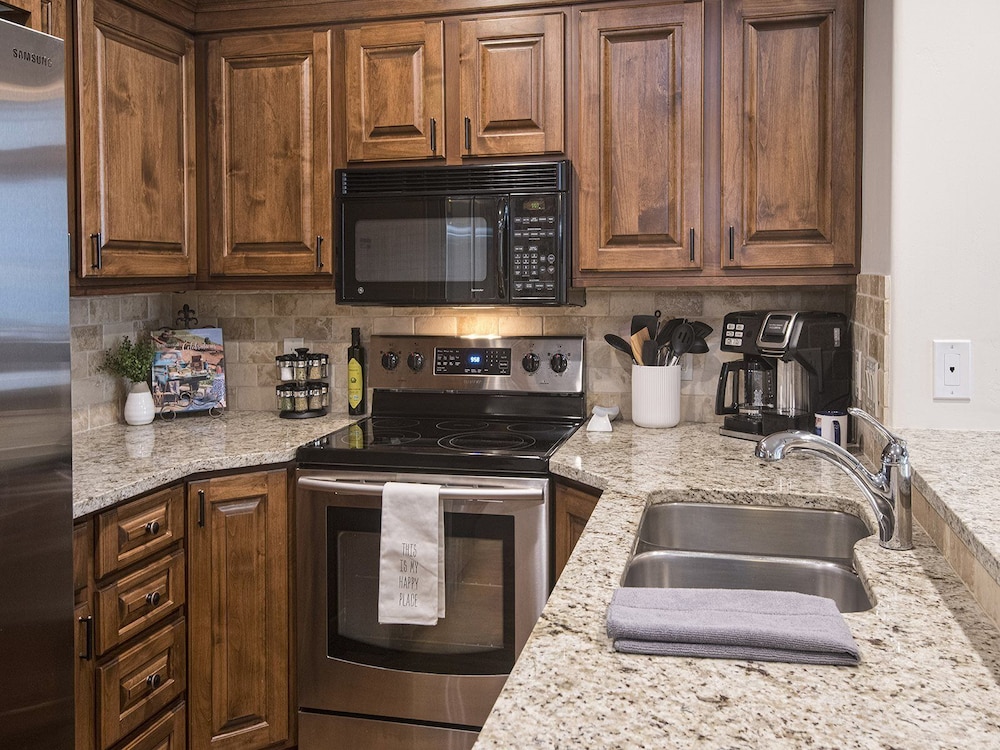 Edwards Vacations - Arrowhead Village Condo - 206 Seasons Lodge - Property Image 4