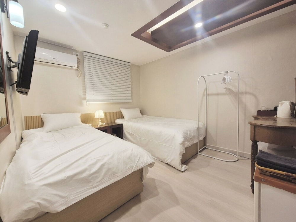 AnOn hostel