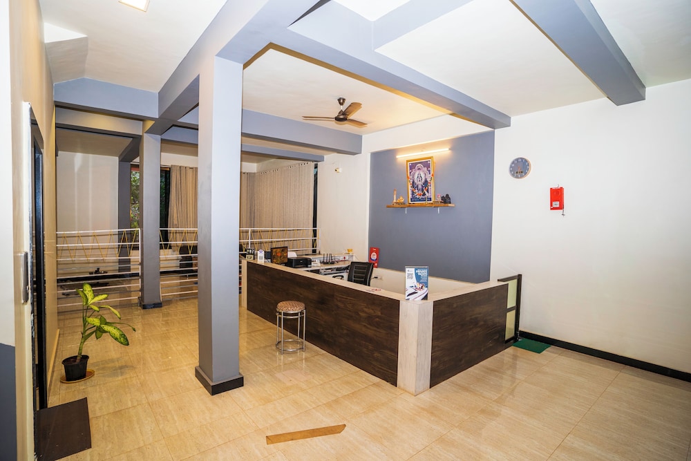 Lobby & Reception