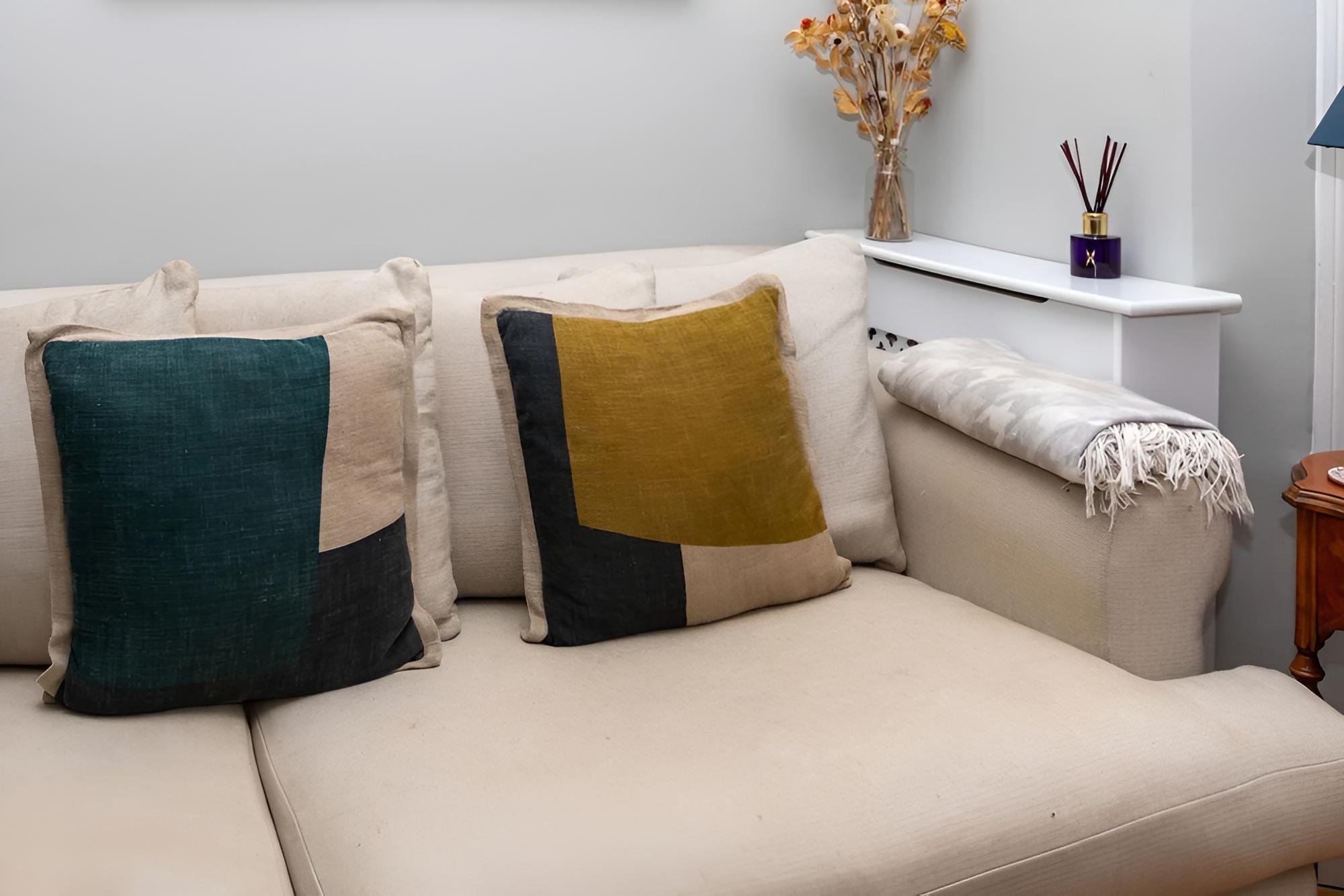 Vibrant 1BD Home With Outdoor Patio - Hammersmith!