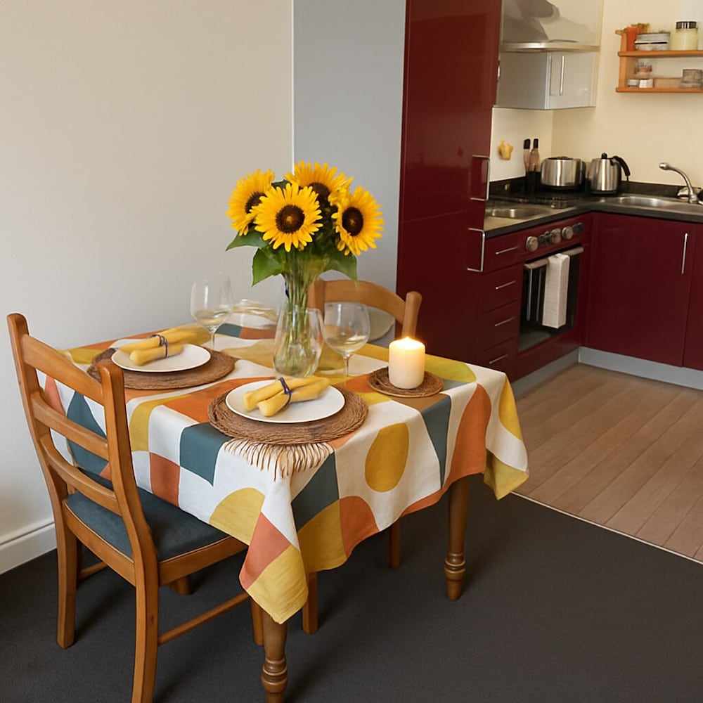 Newly Decorated Studio Apartment -city Centre- Sleeps 2