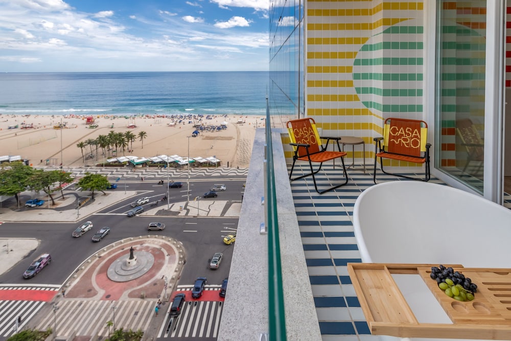 Sea View and Balcony With Bathtub Q18