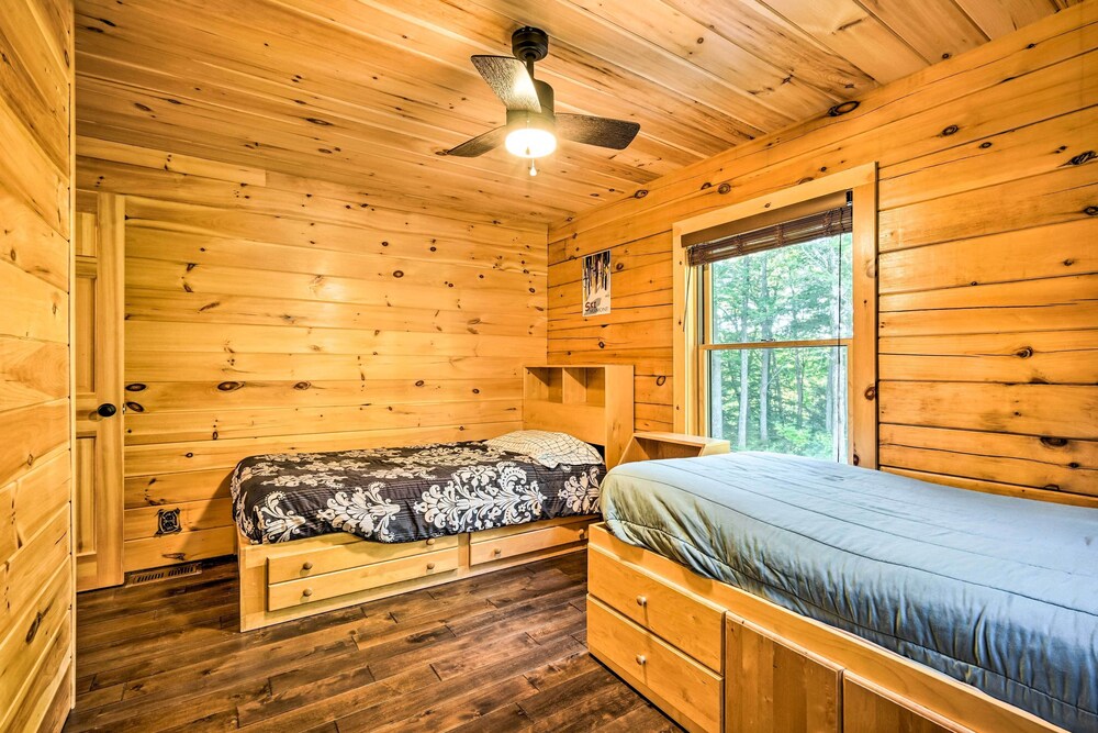Londonderry Chalet w/ Deck, Fire Pit & Views! view 5