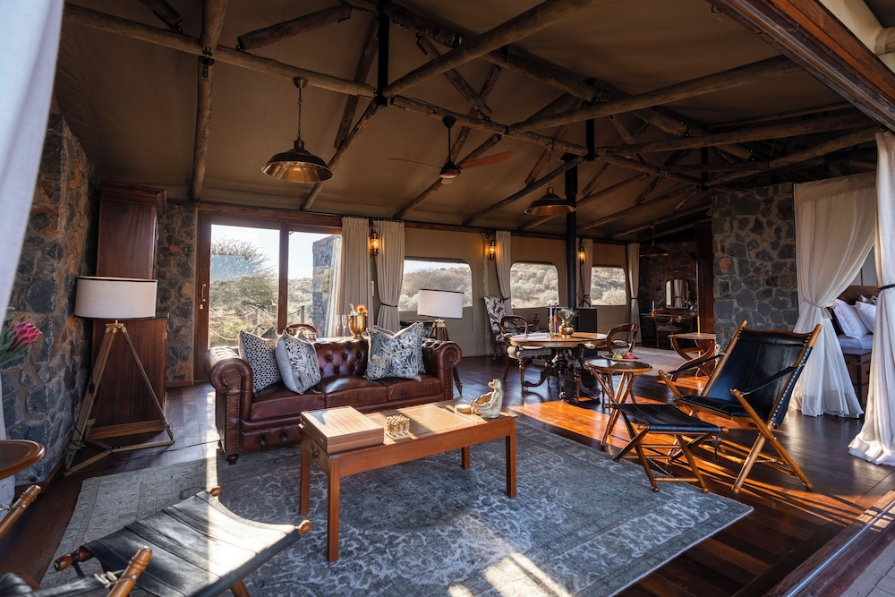 Maloba Lodge - Private Game Reserve