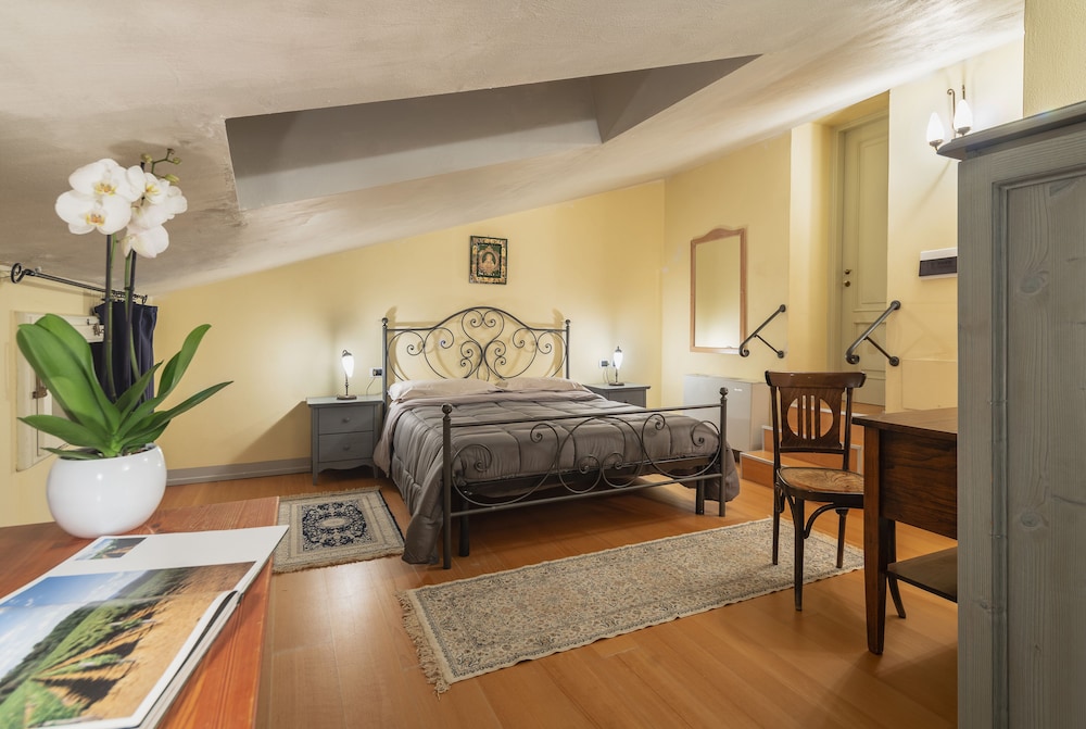 Villa La Grotta