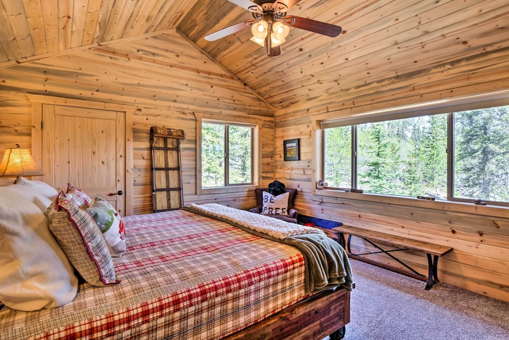 Jefferson Cabin w/ Fire Pit: Near Hiking Trails! view 2