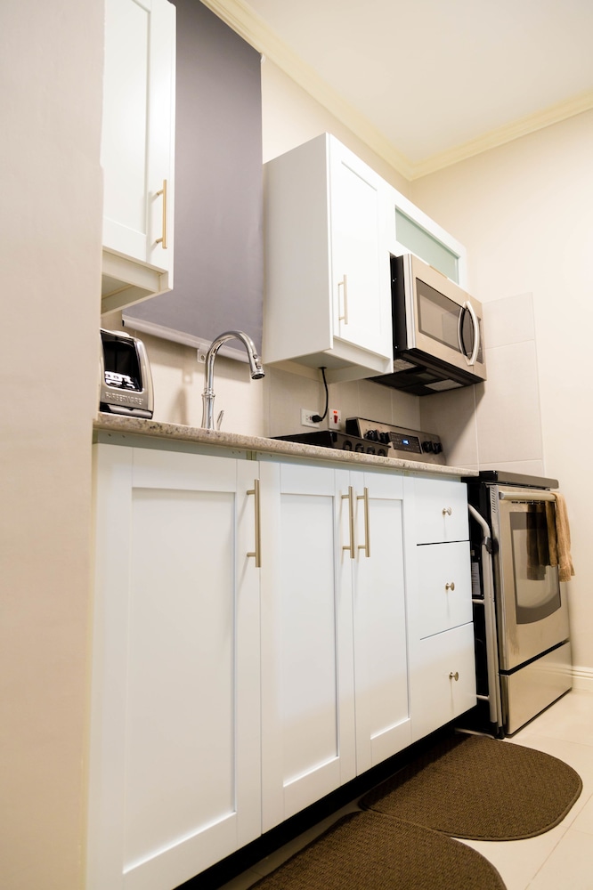 New Kingston Central Guest Apartment