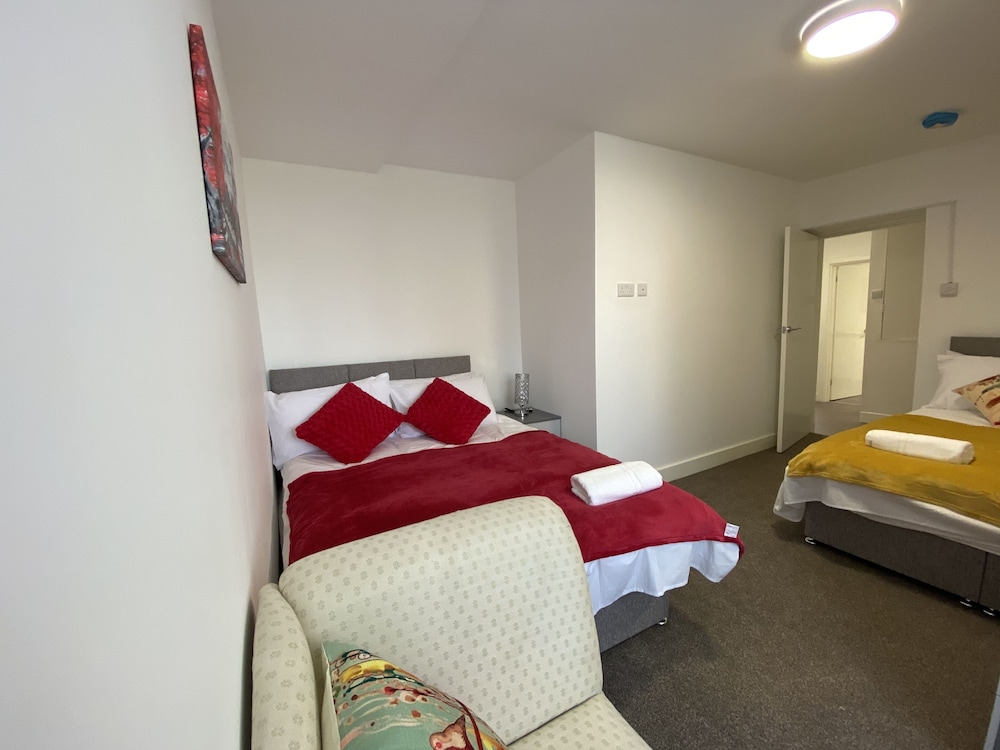 Octagon Apartment 2 view 4