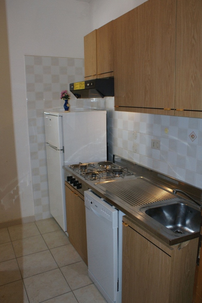 Cozy Flat With AC, Washing Machine and Dishwasher
