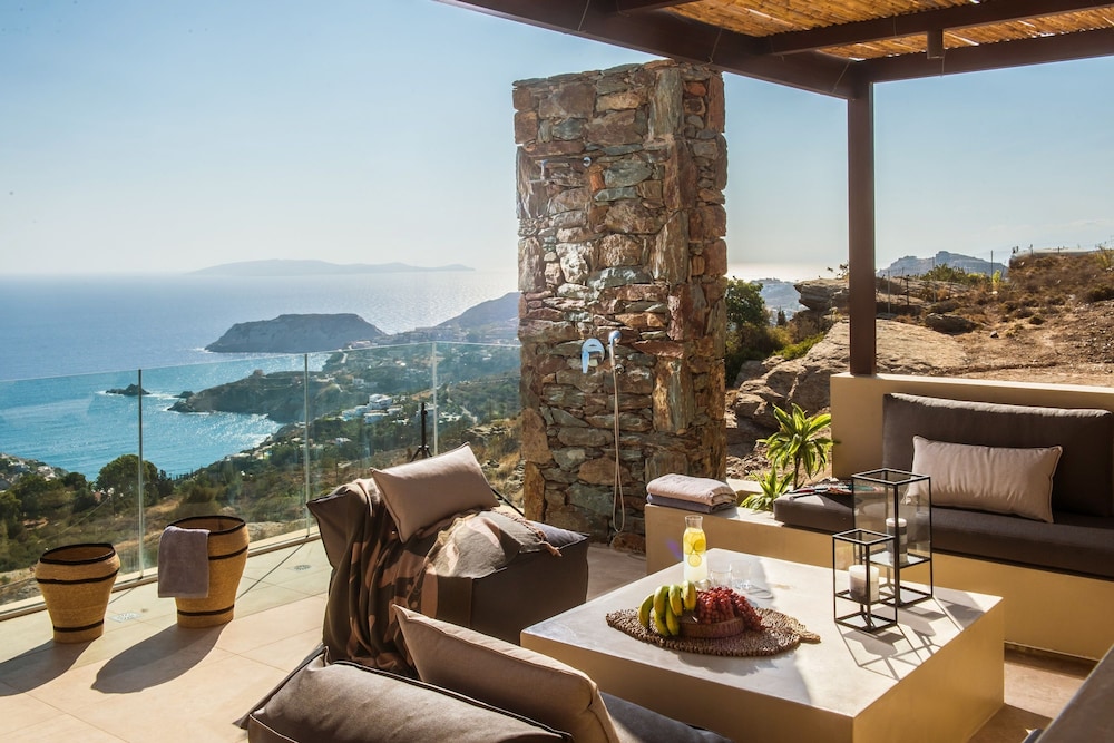 Villa Helios - Elevate Your Senses