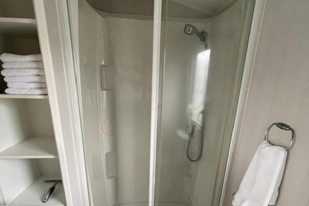 3 Bed-sleeps 8-pet Friendly-parking-sea View