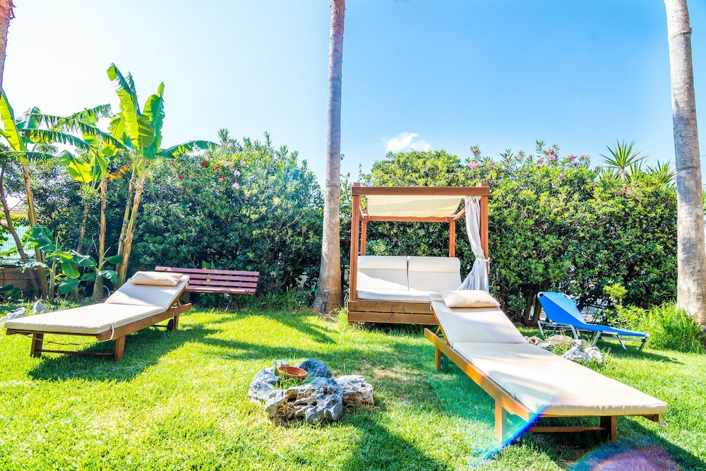 Thalassa Apartments