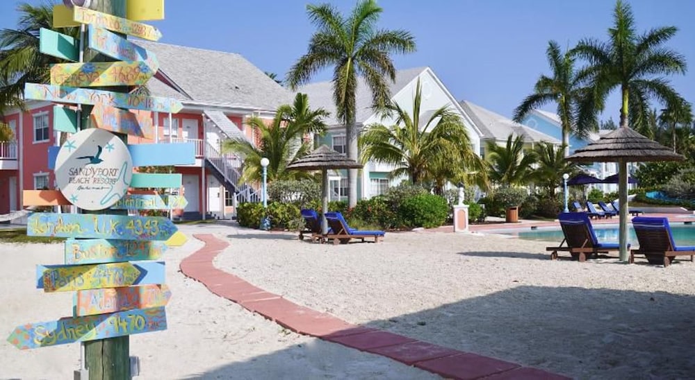 Beautiful Fam-friendly Property w Access to Sandyport Beach Resort