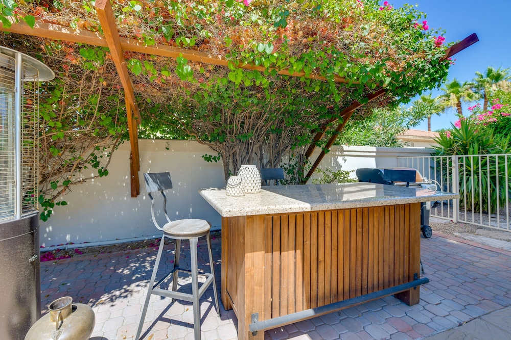 Waterfront Luxury Gilbert Retreat w/ Pool  Spa! - Property Image 36
