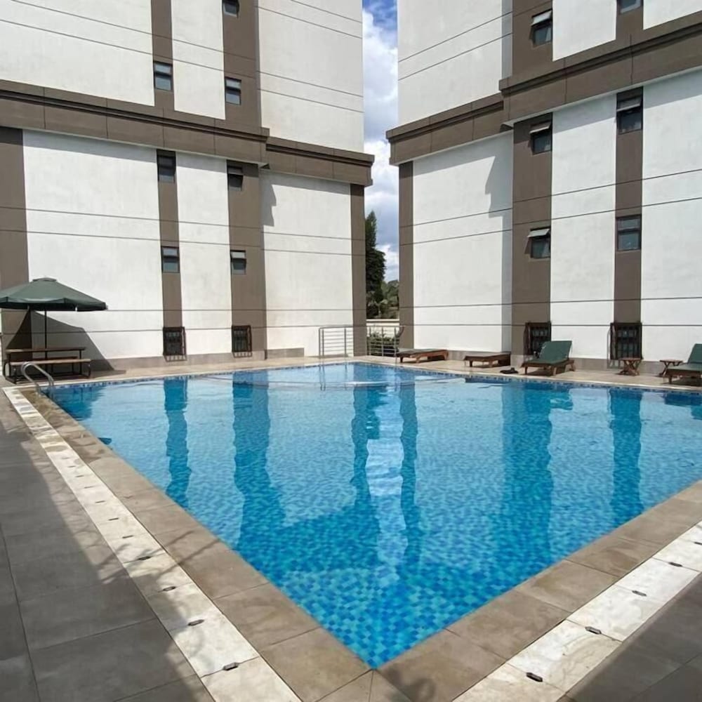 Lux suites 108 Riverside Apartments