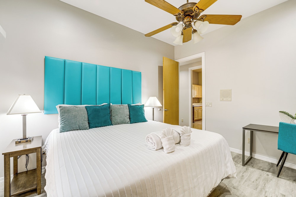 Group Getaway w/ Outdoor Oasis in Sedona!