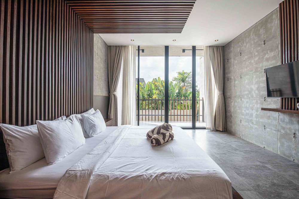Modern 4 BR Villa Heart of Canggu 8mins to Beach