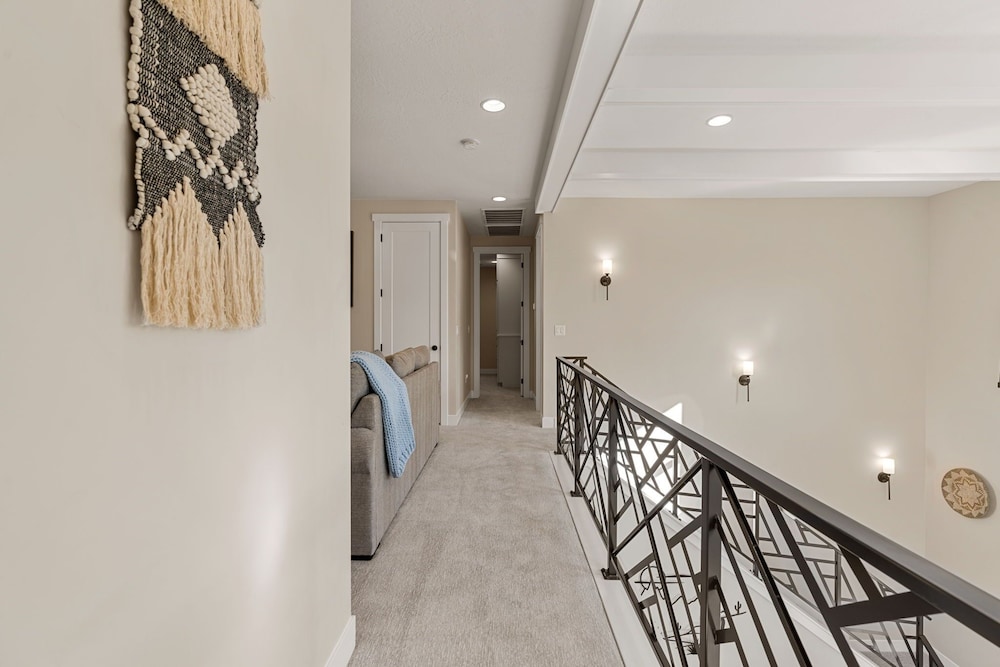 Southwest Manor 5 Bedroom Home