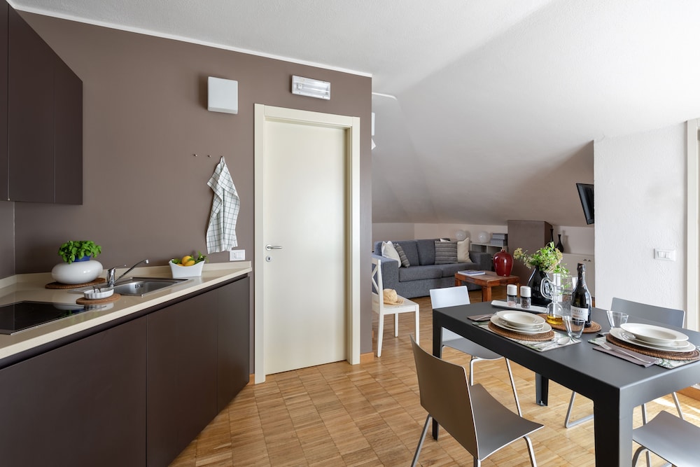 Vialeromadodici Rooms & Apartments