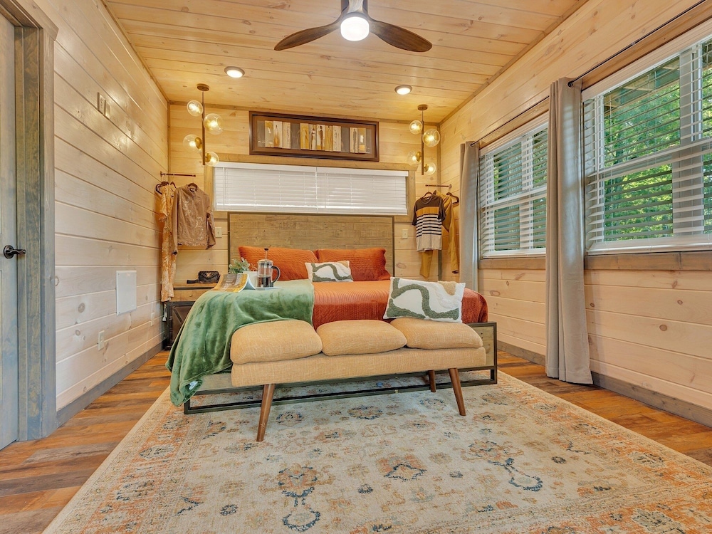 Ebenezer 4 Bedroom Cabin