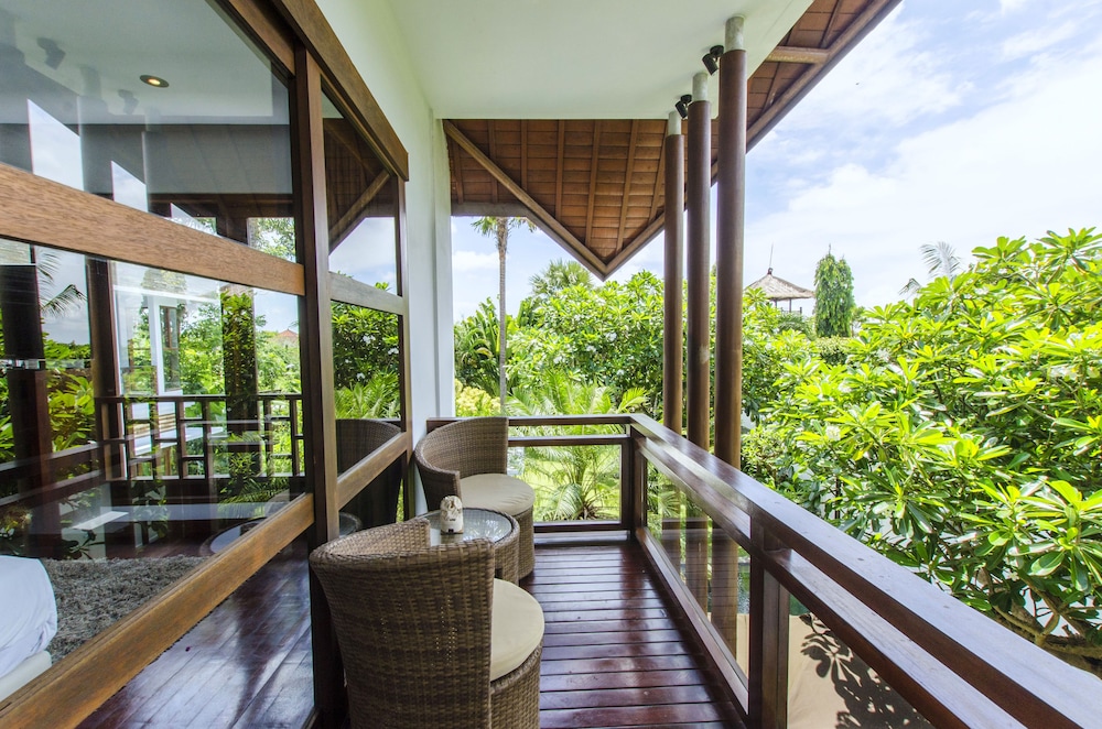 Wonderful 4BR Villa view 2