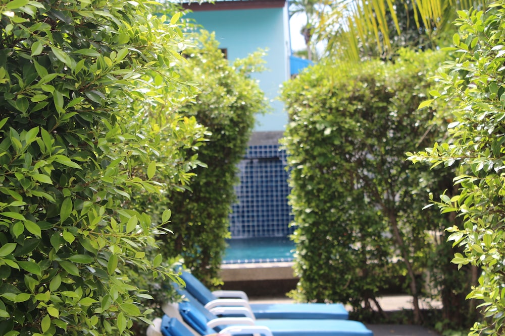 B Happy Resort
