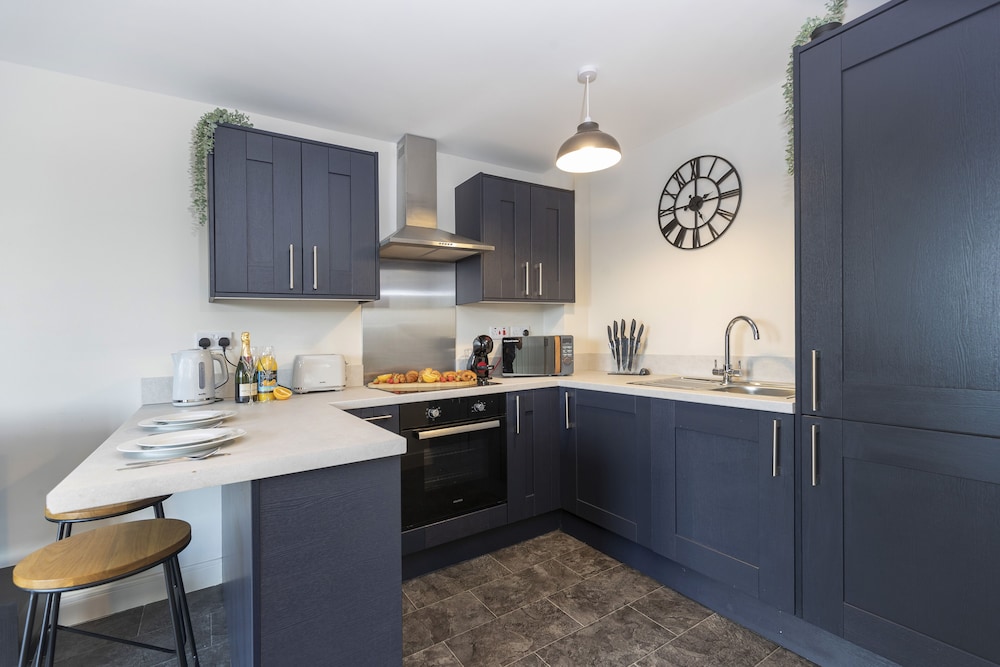 8 Avery Gardens view 5