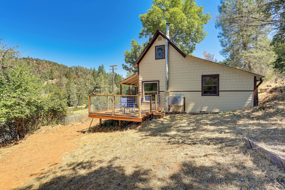 Updated Cabin in Lewiston Historical District!