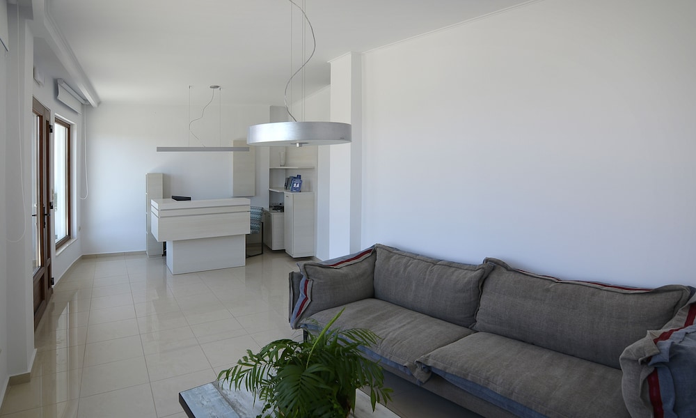 Simon Apartments