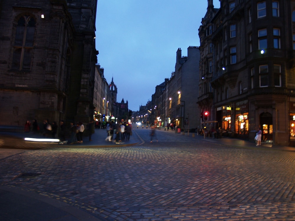 Royal Mile Mansions Apartment 27