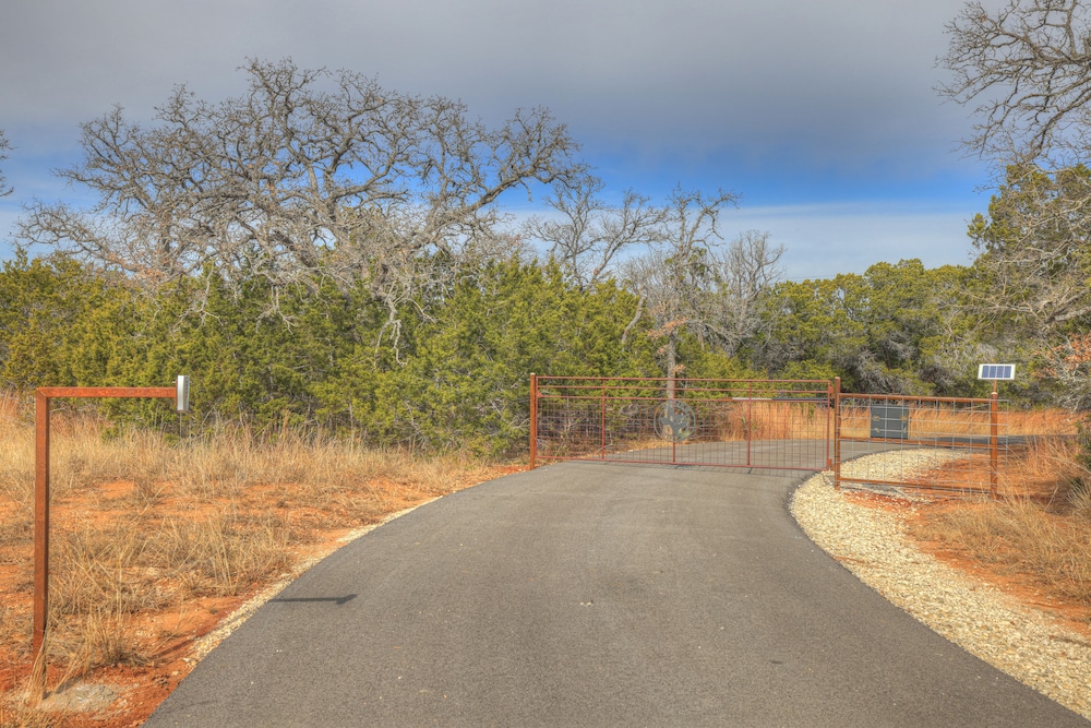 Luxury in the Hill Country, 10-mins to Downtown!