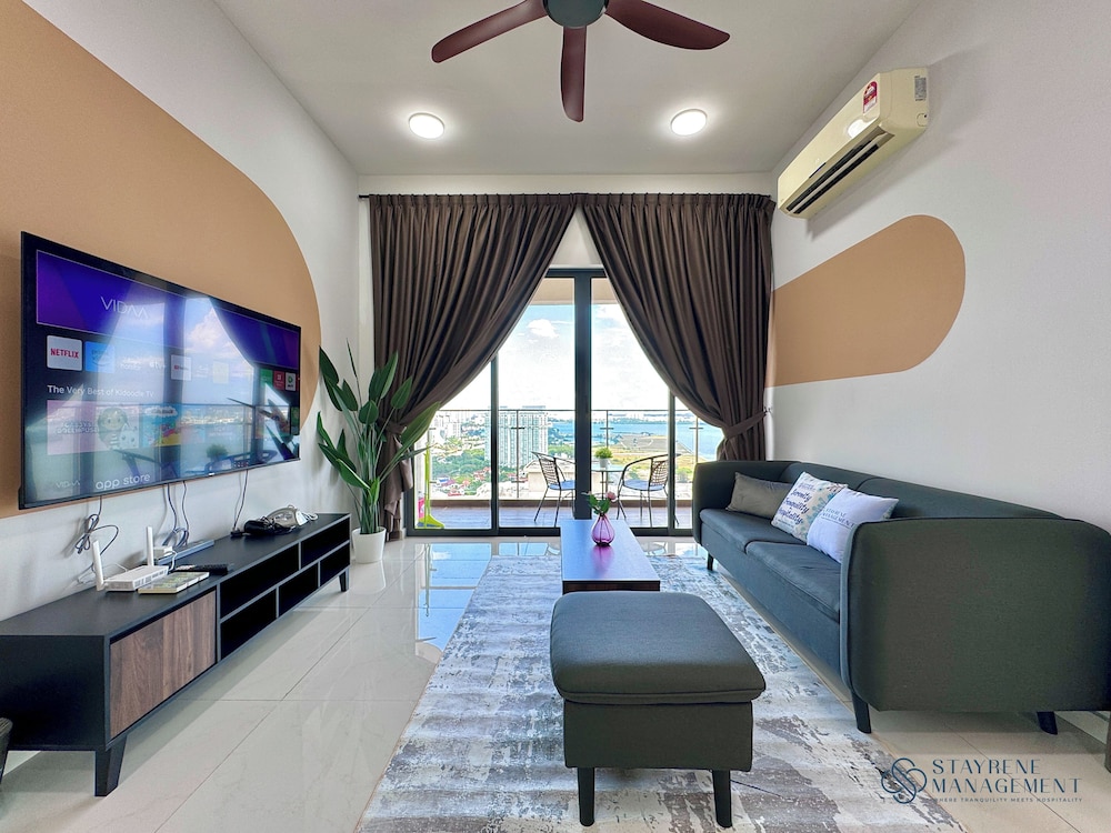 Country Garden Danga Bay Sea View Homestay by Stayrene