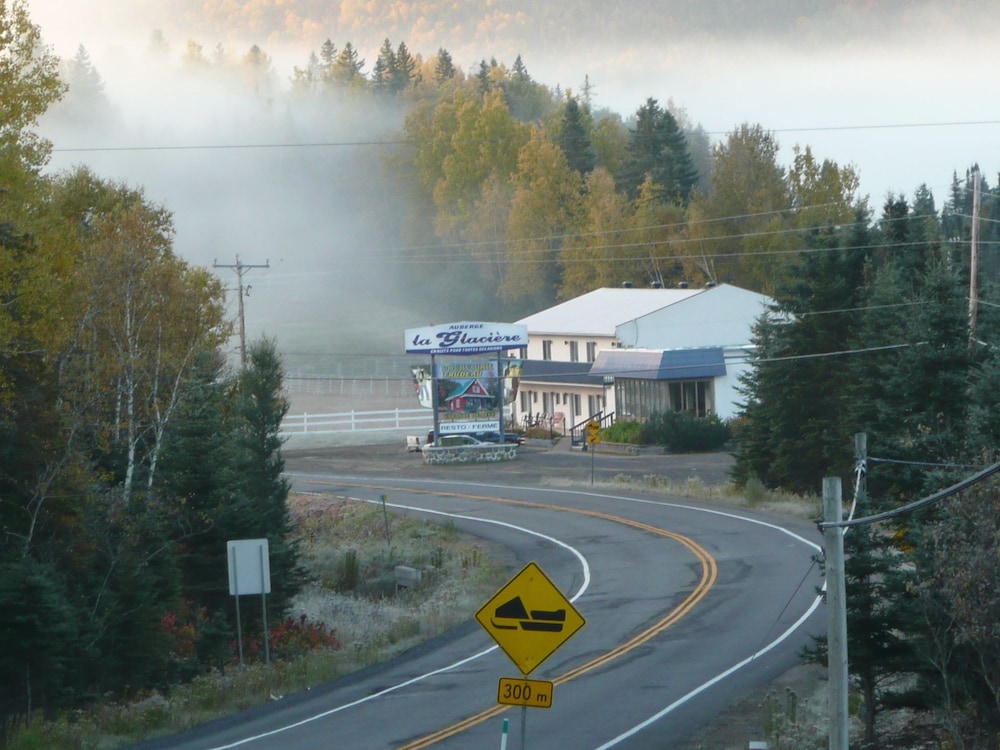 L Auberge et restaurant La Glacière
