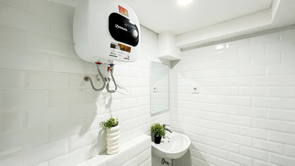Spacious 3Br At Kingland Avenue Apartment